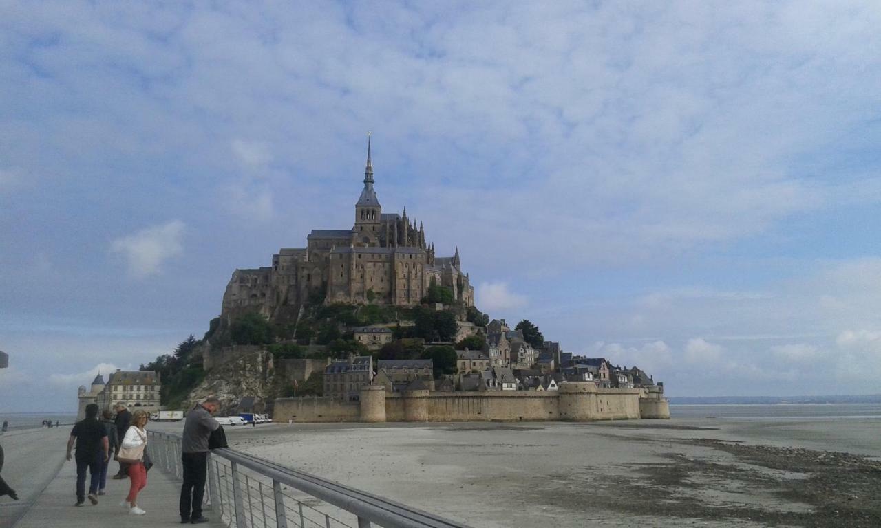 La Gerbaudiere Chambres&Table D Hotes Proche Mont Saint Michel Cuisine Maison Notre-Dame-du-Touchet Dış mekan fotoğraf